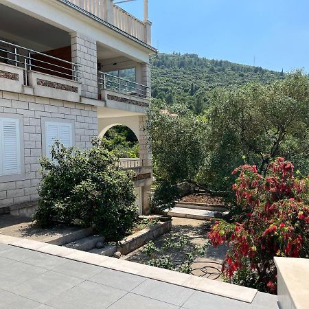Apartmani Luka Zrnovo Екстер'єр фото