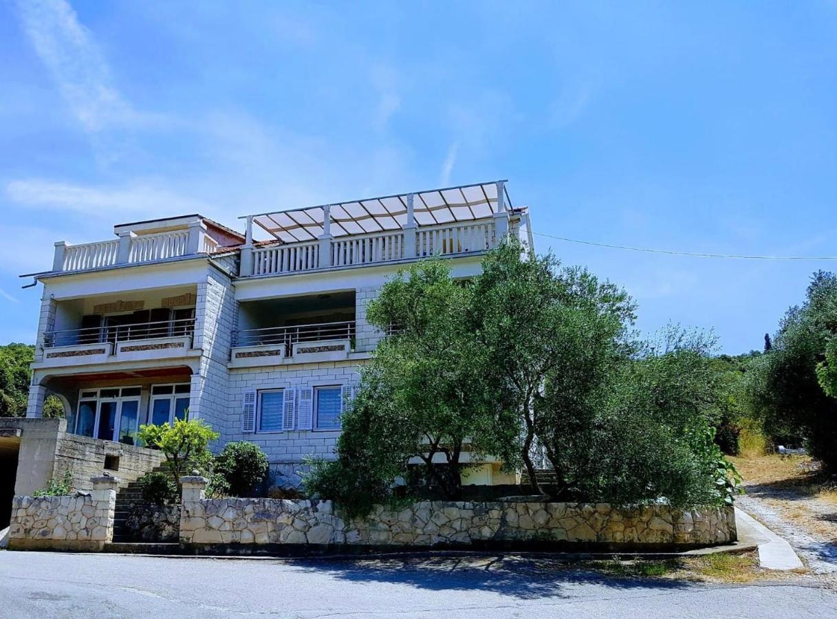Apartmani Luka Zrnovo Екстер'єр фото