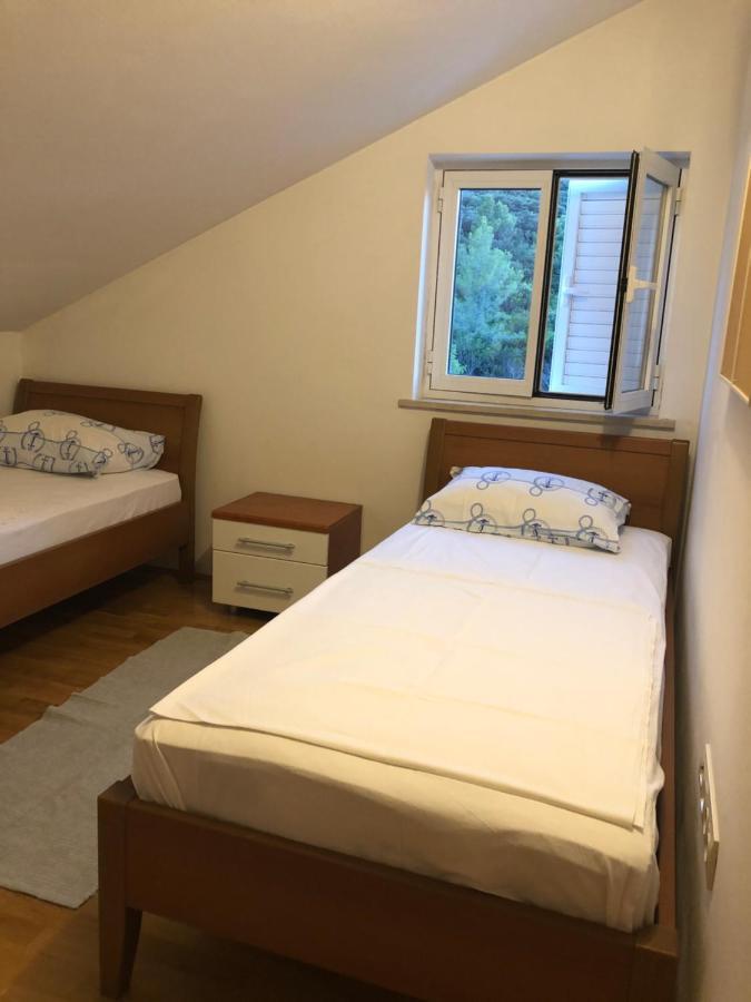 Apartmani Luka Zrnovo Екстер'єр фото