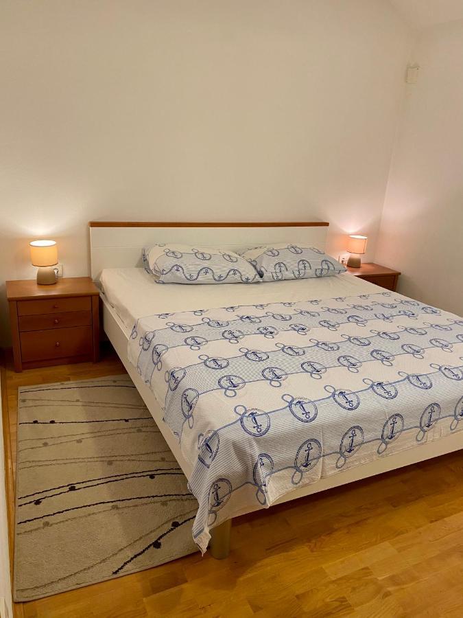 Apartmani Luka Zrnovo Екстер'єр фото