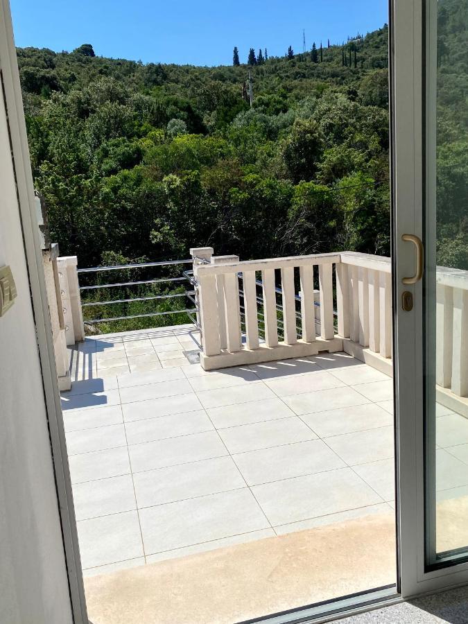 Apartmani Luka Zrnovo Екстер'єр фото