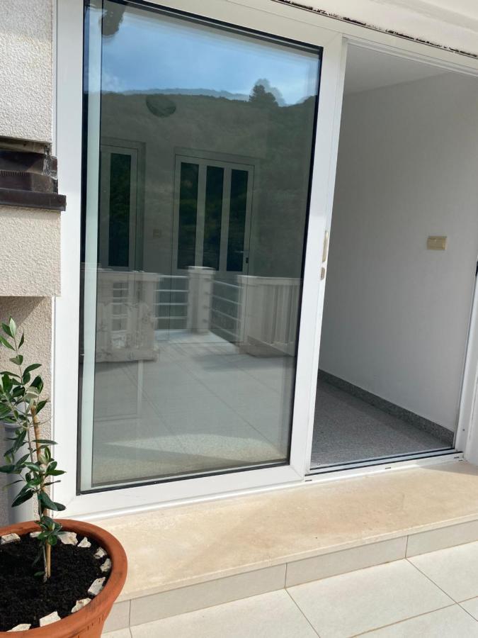 Apartmani Luka Zrnovo Екстер'єр фото
