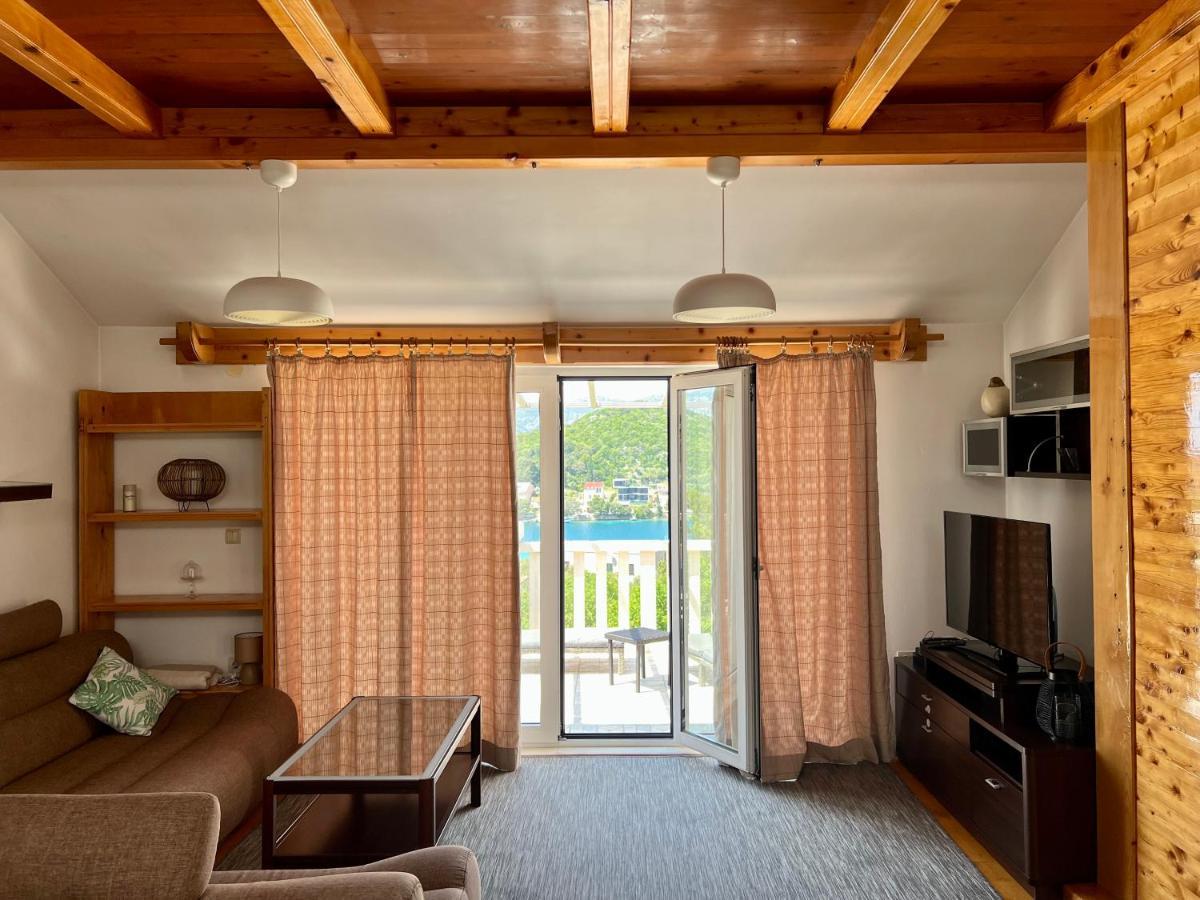 Apartmani Luka Zrnovo Екстер'єр фото