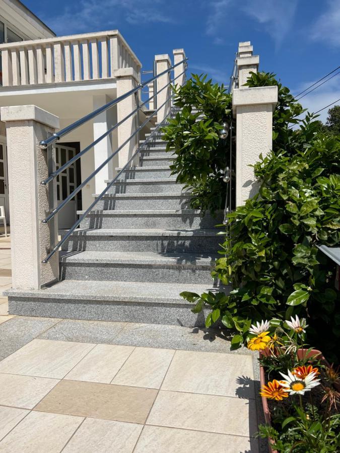Apartmani Luka Zrnovo Екстер'єр фото
